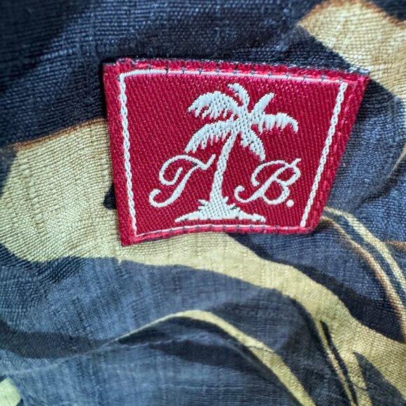 VTG Tommy Bahama Hawaiian Print Short Sleeve Button Camp Shirt in Men's X-Large - Picture 9 of 11